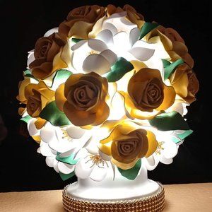 A bedside lamp "Rose/magnolia